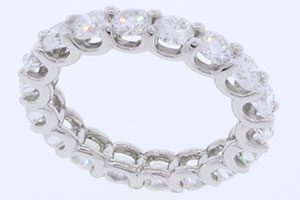 high-end jewelry retouch service